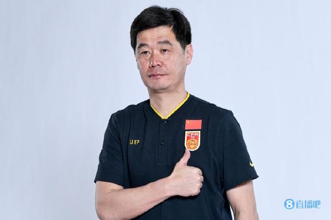 他踢球时心态很平和，总是能做出正确的选择。